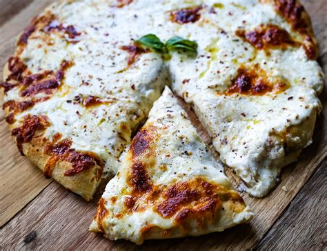 A Melhor Pizza Branca Com 3 Queijos Modern Honey® Volta