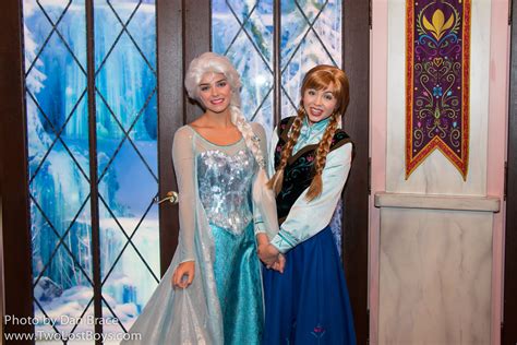 Meeting Anna And Elsa Disneyland Resort September Flickr