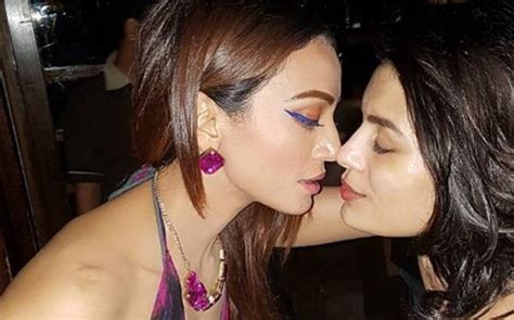 Bigg Boss Contestant Sonali Raut Has This To Say About Kissing Actress