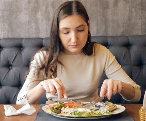 Evening Meals Can Harm Female Heart