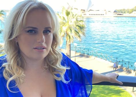 While it had been previously reported that wilson had lost a total of 60 pounds, in a july 26 instagram live q&a (via hello!), wilson revealed that she's now lost like 70 pounds, 75 pounds, maybe a bit more. Rebel Wilson's Best Weight Loss Photos — See Her Stunning ...