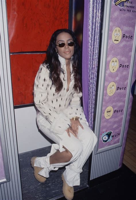 Twixnmix Aaliyah At Mtv Studios In New York City On March 15 2000