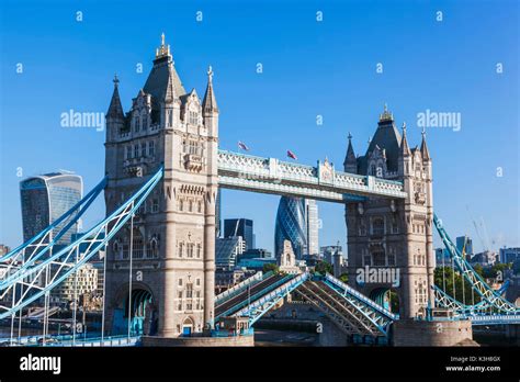 London Skyline London Bridge Hi Res Stock Photography And Images Alamy