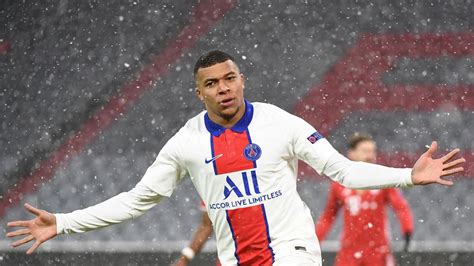 Kylian was your biggest supporter, jumping up in celebration as you cheer when you bagged yourself a few goals for your country. Kylian Mbappé prêt à quitter le PSG pour le Real ? - YECLO.com