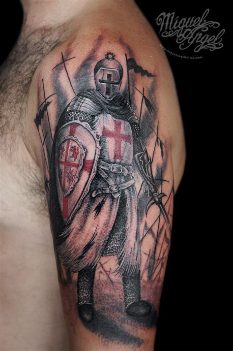 From the creatures lurking in the background to the different layers of the knight's armor, the meticulous nature of the artist's work is on full display in this tattoo. Fluidr / Knight templar tattoo by Miguel Angel tattoo