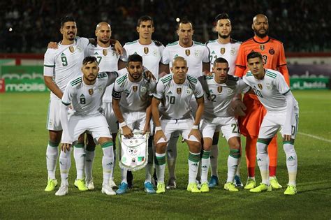 Liste des joueurs, remplaçants, postes, numéros, entraîneur et staff. Le football algérien : Huit questions pour 2020