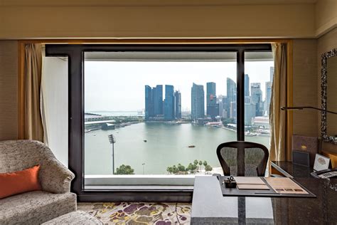 Hotel Review Mandarin Oriental Singapore Club Marina Bay Room — The