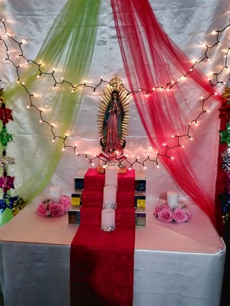 Pin De Ana Lilia Ortiz En Decoracion De Altares Decoraciones De Altar