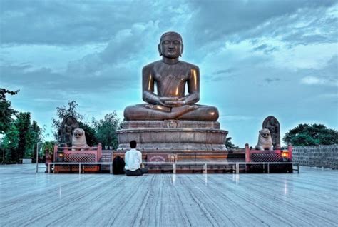 8 Teachings Of Lord Mahavira Which Will Guide You In Living A Happy