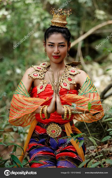 Traditional Thai Women