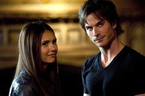 The Vampire Diaries 10 Vezes Em Que Damon E Elena Agiram Como Um Casal Normal Critical Hits