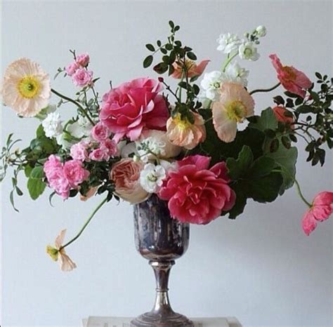 Check spelling or type a new query. Perfect loose bouquet | Flower arrangements, Wedding ...