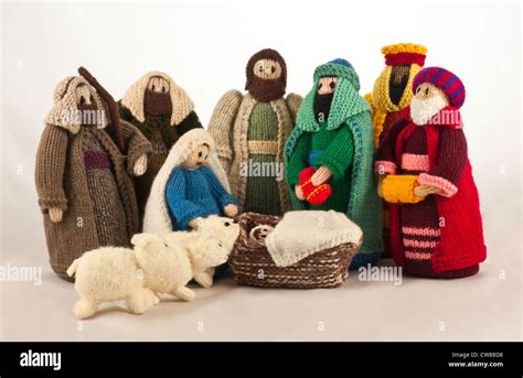 Knitted Nativity Scene With Mary Joseph Baby Jesus Two Shepherds