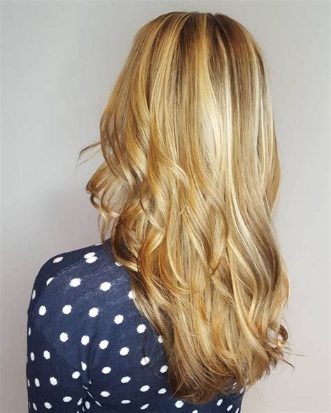 For a more natural looking color, opt for ash beige. 28 Blonde Hair With Lowlights So Hot You'll Want to Try'em ...