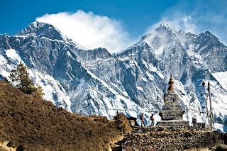 Puncaknya berada di ketinggian 8.848 meter di atas permukaan laut dan berada di perbatasan antara tibet dan nepal. Paket Promo Tour Dan Wisata Murah Serta Umroh: Wisata di Nepal