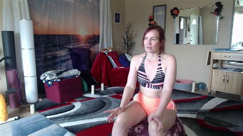 Aurora Willows Yoga Ball Workout In Shorts With Hot Cameltoe Xhamster