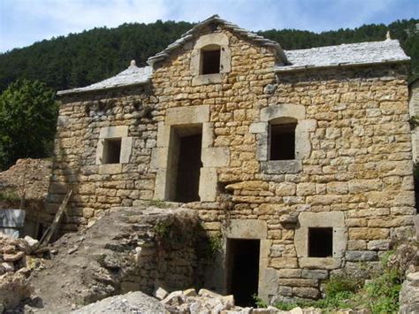 We here at trade finance network never deal in the sale or lease of financial instruments as we consider them all a scam. En dehors du bâtiment, la finance climat française peine à ...