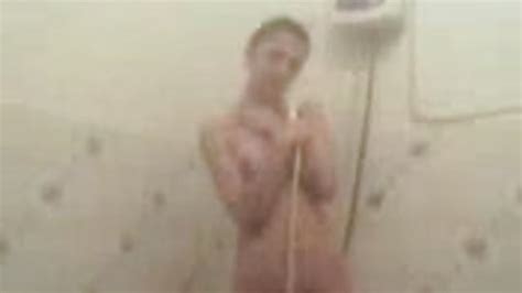 Liseli Banyoda Yangınını Söndürüyor Sürpriz Porno Hd Free Download
