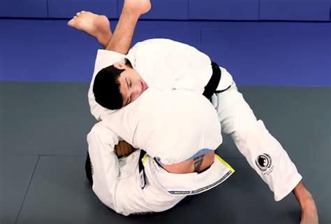 How To Finish The Armlock When Stacked Rolles Gracie