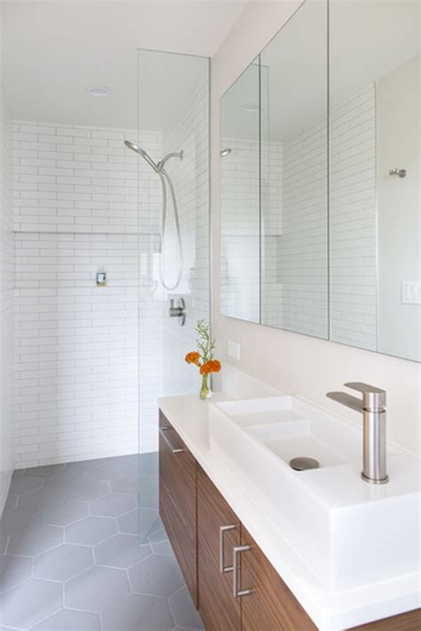 Otherwise, even slight movement can create an irritating, squeaky noise. 12 Inspiring Walk-In Showers for Small Bathrooms | Hunker