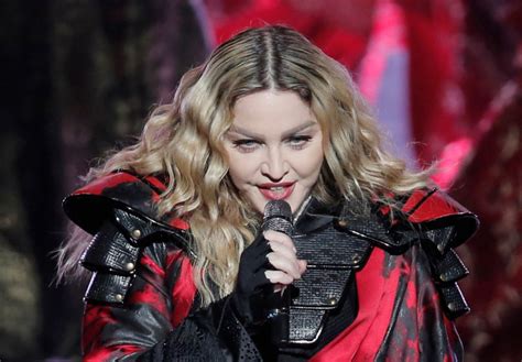Madonna Zu Spät Fans Verlangen Geld Zurück Tages Anzeiger