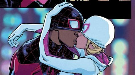 Miles Morales And Spider Gwen Share A Kiss In First Look At Next Spider Man Syfy Scoopnest