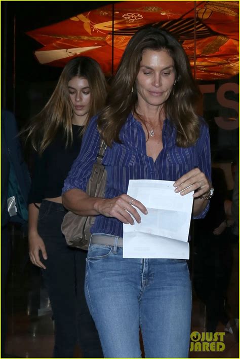 Photo Kaia Gerber Mom Cindy Crawford Are Basically Twins In New Pic 09