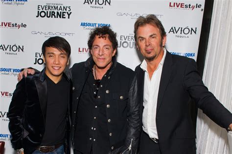 Journeys Neal Schon Feuds With Bandmate Jonathan Cain Over Playing