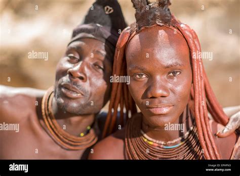 Himba Tribe Fotos Und Bildmaterial In Hoher Auflösung Seite 4 Alamy