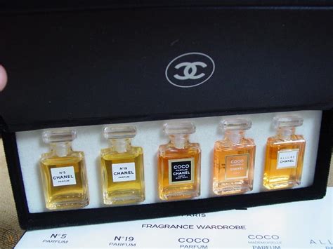 Chanel N°5 N°19 Coco Mademoiselle And Allure Miniature Perfume T Set