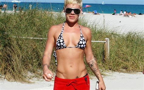 Pink Alecia Beth Moore Pop Rock R B Singer Babe Blonde Sexy