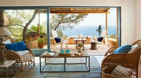 This style originated in countries north of the mediterranean sea, including spain, greece and italy, and is often referred to today as spanish modern. Simple Mediterranean Style Island Living on Tranquil ...