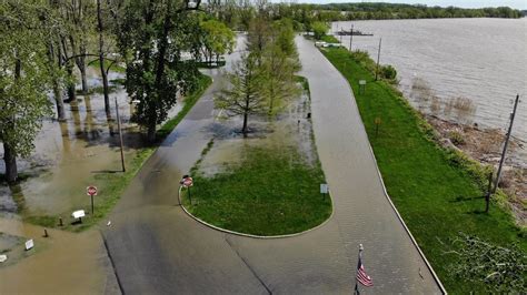 Updated Lakeshore Flooding Prompts Evacuations Road Closures