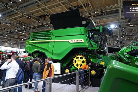 News John Deere Previews New X9 Combine At Agritechnica Farm Show