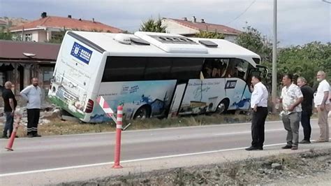 Çanakkale de tur otobüsü kaza yaptı Ölü ve yaralılar var