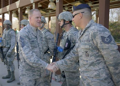 Cmsaf Cody Visits Minneapolis Reservists Air Force Reserve Command