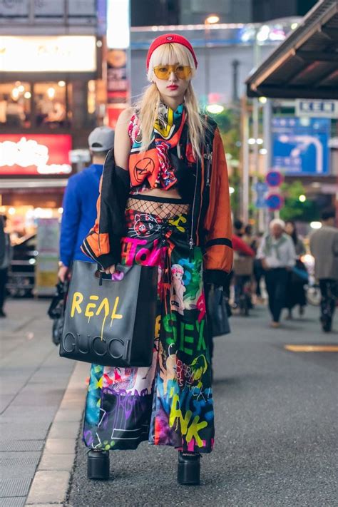The Best Street Style From Tokyo Fashion Week Spring Graffiti Done