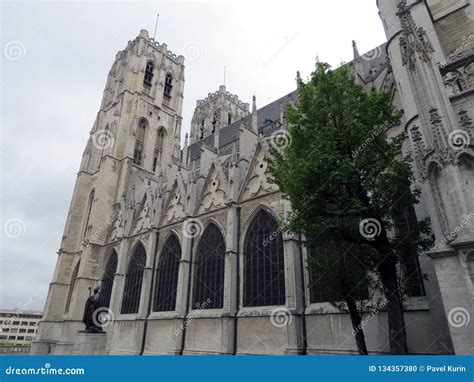 Belle Cathédrale Gothique De Stupéfaction En Capitale Belge Bruxelles