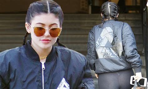 Kylie Jenners See Through Leggings Reveal Her Underwear Daily Mail Online