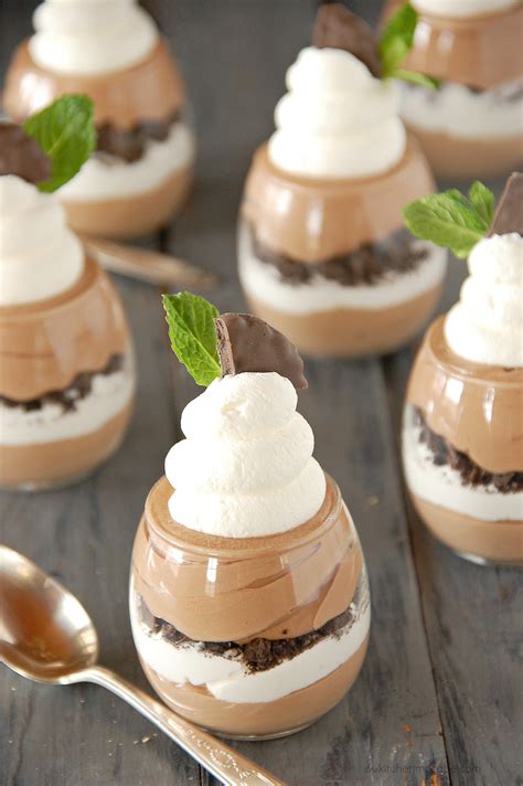 Mint Chocolate Mousse Parfaits With Cookies And Mint Cream 3 The