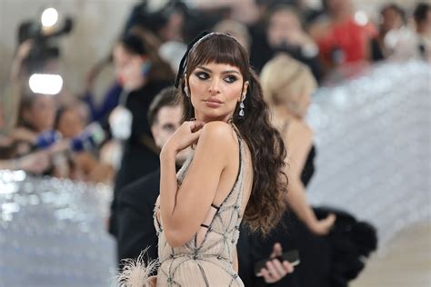 Emily Ratajkowski Wore Sheer Nude Dress To Met Gala Trusted Bulletin