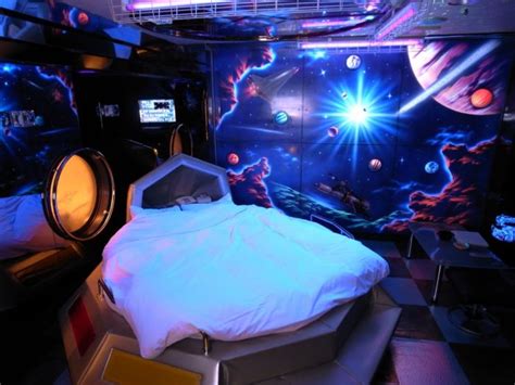 Spaceship Themed Bedroom 5 Jessica Paster
