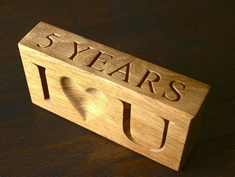 Mark the passage of time with a handcrafted wooden watch for your 5 year anniversary. 5 Year Wedding Anniversary Gifts - Making Memories ...