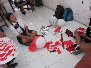 Dekorasi ruang kelas smp ciri khas dengan ruangan yang tidak mencolok dan sedikit hiasan di dinding, tapi ruangan ini terlihat begitu kalem dan propesional. Luar Biasa Dekorasi Kelas Smp Kemerdekaan - Beauty Glamorous