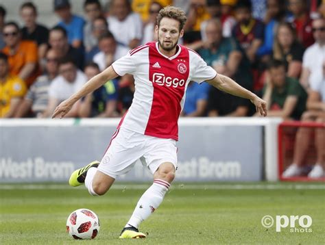 Jquery.ajax( url , settings  )returns: Blind zegt sorry tegen meegereisde supporters - Ajax1.nl