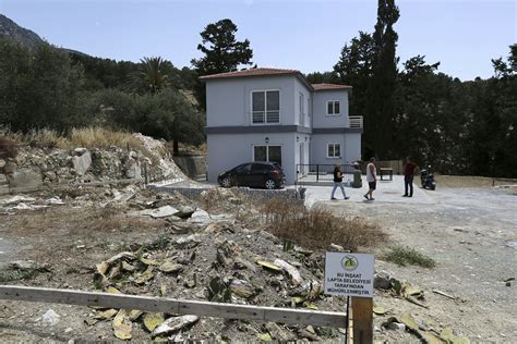 In Split Cyprus A Homecoming Digs Up Old Conflicts Ap News