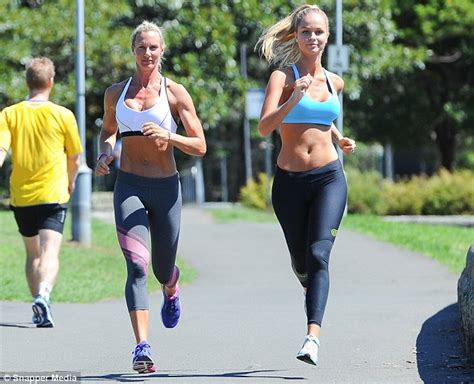 Renae Ayris Bares All In Sexy Sydney Workout In Rushcutters Bay Daily Mail Online
