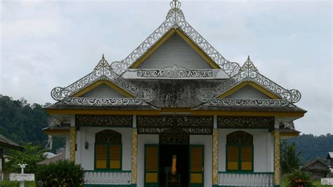 Ciri Khas Rumah Adat Kalimantan Timur Dan Filosofinya