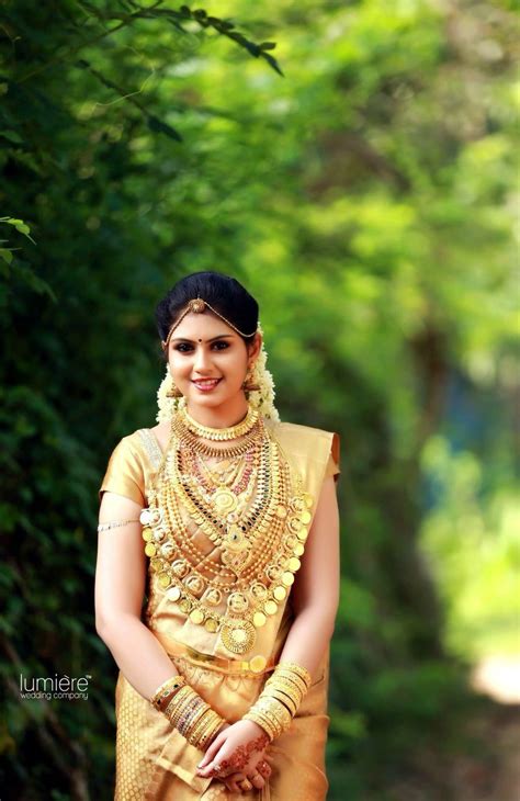 Beautiful South Indian Bride Kerala Wedding Saree Indian Bridal Fashion Kerala Bride