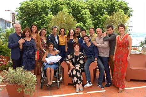 Très précoce et très remontant, le rosier anny duperey ® meitongas commence à fleurir dès le mois de mai pour ne s'arrêter qu'aux premières gelées. Une famille formidable : Photo de Agathe Boussières et ...